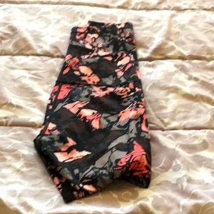 Lululemon leggings. Excellent condition ,size 4